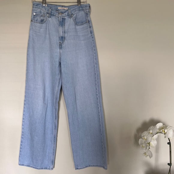 🚨SOLD🚨 Levi’s High Loose Denim Jeans Light Wash Size 29 - Picture 2 of 4